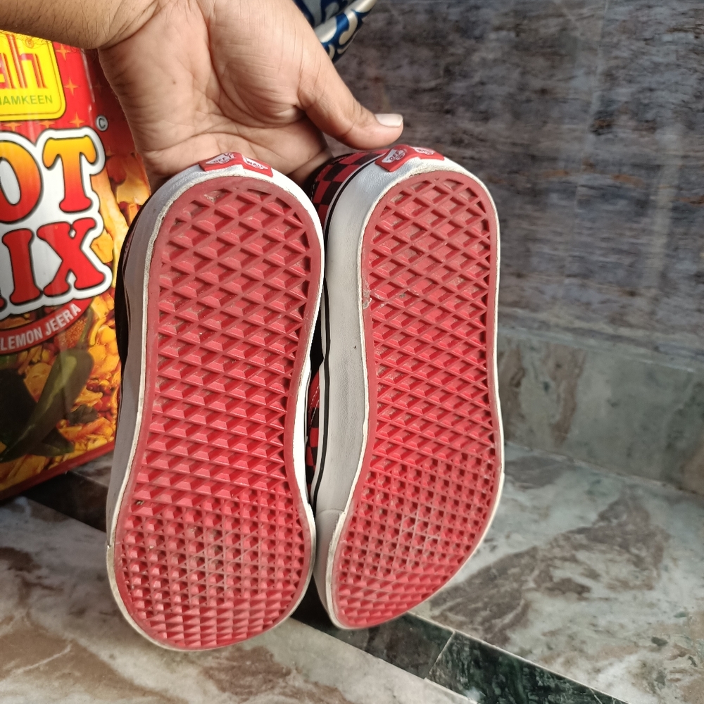 Vans - Picture 4 of 10